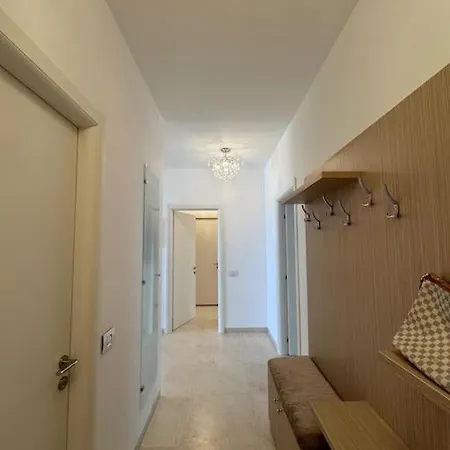 Apartment Apartament Caelia Done *